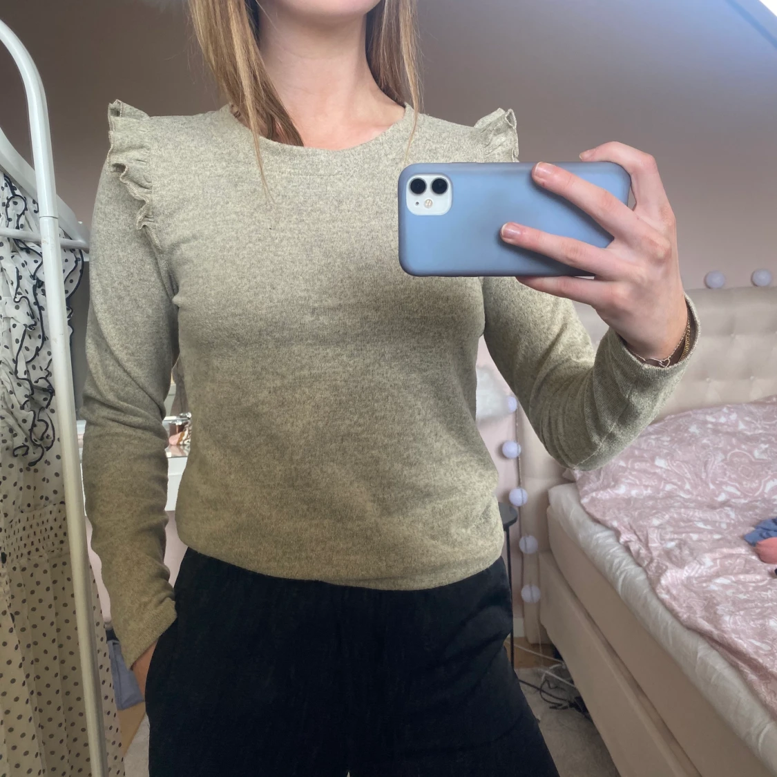 Tröja med volange  - 90