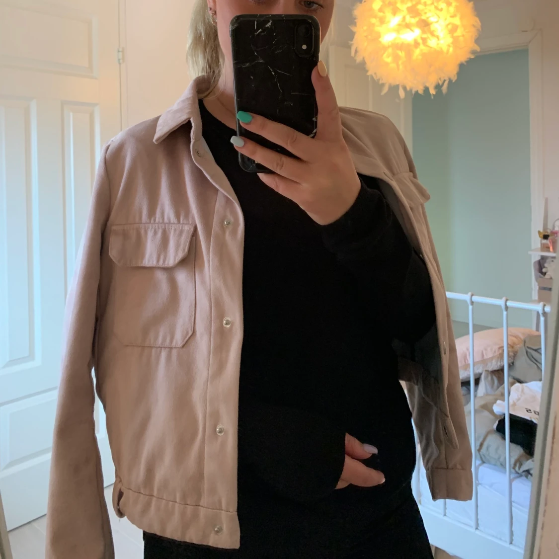 Snygg rosa mocka imiterad jacka!