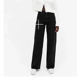 Monki yoko black jeans - Snygga svarta jeans från monki endast använda en gång pga fel storlek.