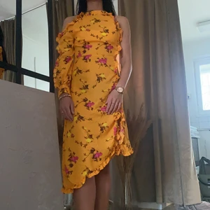 Gul klänning! - Prislapp kvar🌸