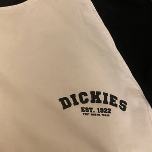 Dickies tröja  - Kommer aldrig till användning