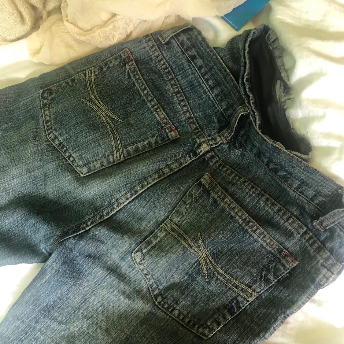 mörkblåa low waist jeans - 90