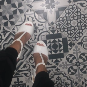 Skor stl 36 - Använda 1 gång 