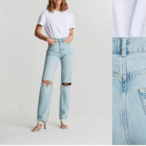 Gina tricot 90talls jeans! Storlek 36 - Gina tricot jeans,använd ca 2ggr men är försmå för mig! Jag är en och 1,68 och byxorna slutar precis vid mina hälar 