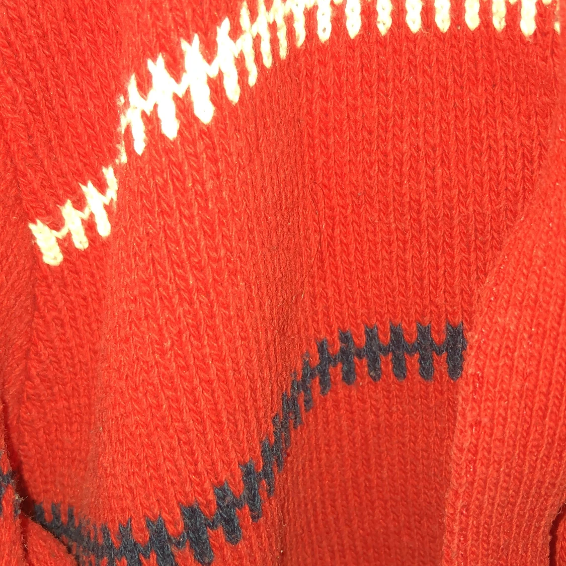 Stickad tröja. Gazelle. S, även M - 91