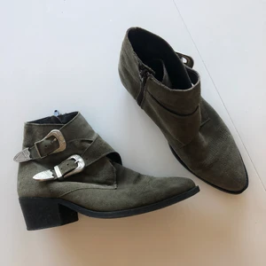 Mockaboots PAVEMENT - Mockaboots från PAVEMENT. Nypris ~1500kr.