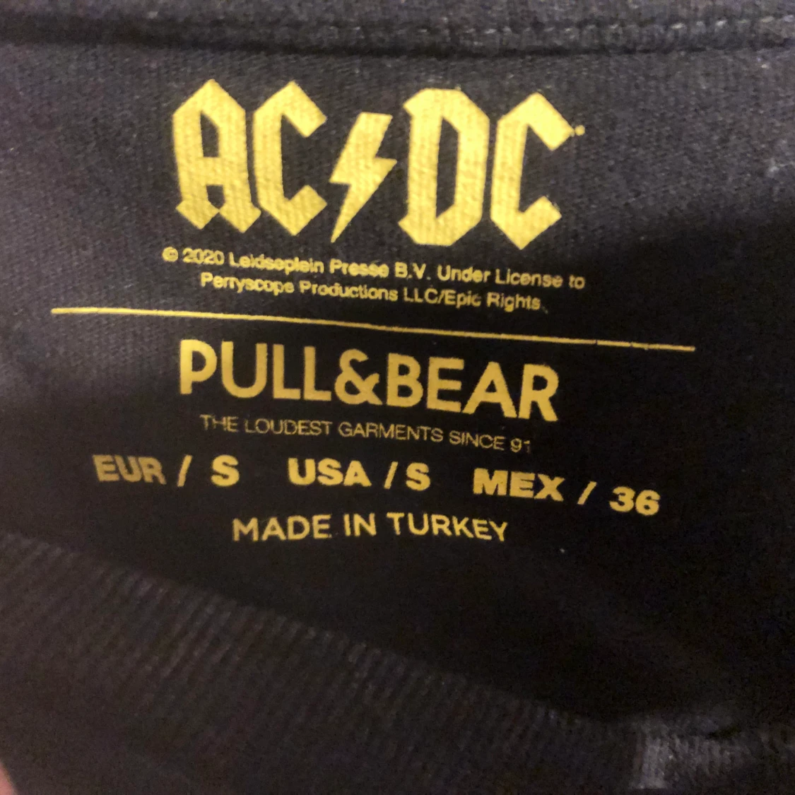 Acdc tröja från pull and bear  - 91