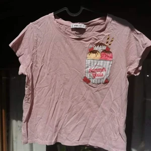 Baby tee  - Y2k Babytee råsa t shirt med supergullig tryck !!!