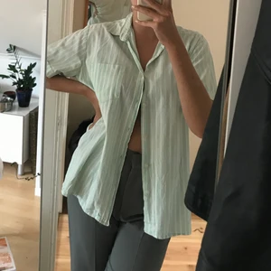 Randig skjorta  - Frakt tillkommer💜