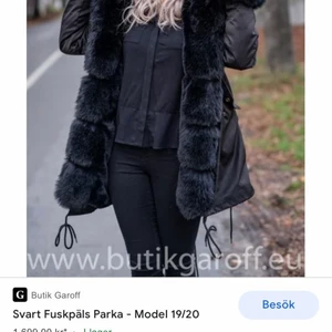 Garoff jacka fuskpäls  - Sitter bra , fin päls , varm och skön jacka . Den går även att knäppa ihop och knyta i sin egna passform . Storlek Xs/S