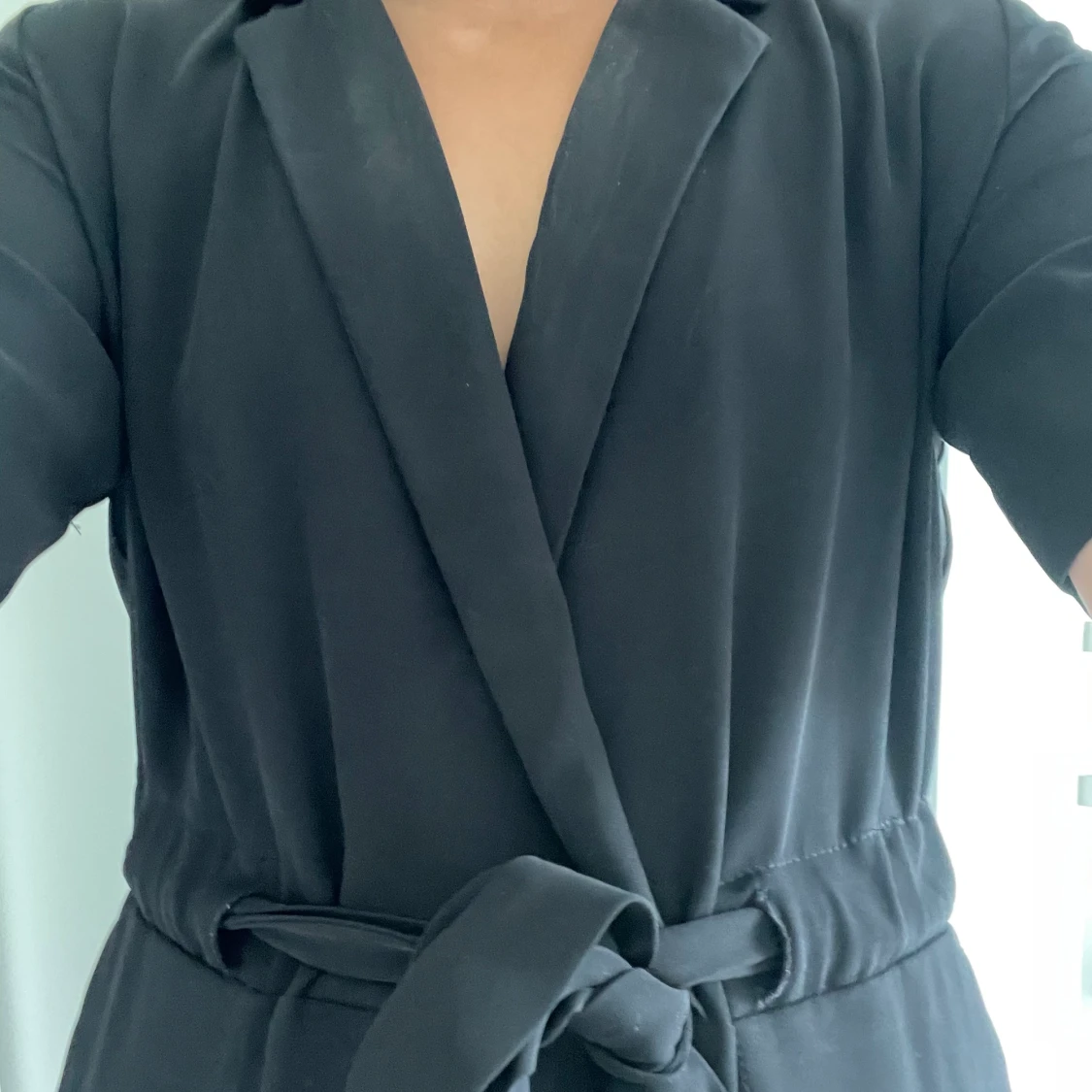 Svart omlottjumpsuit från Weekday  - 90