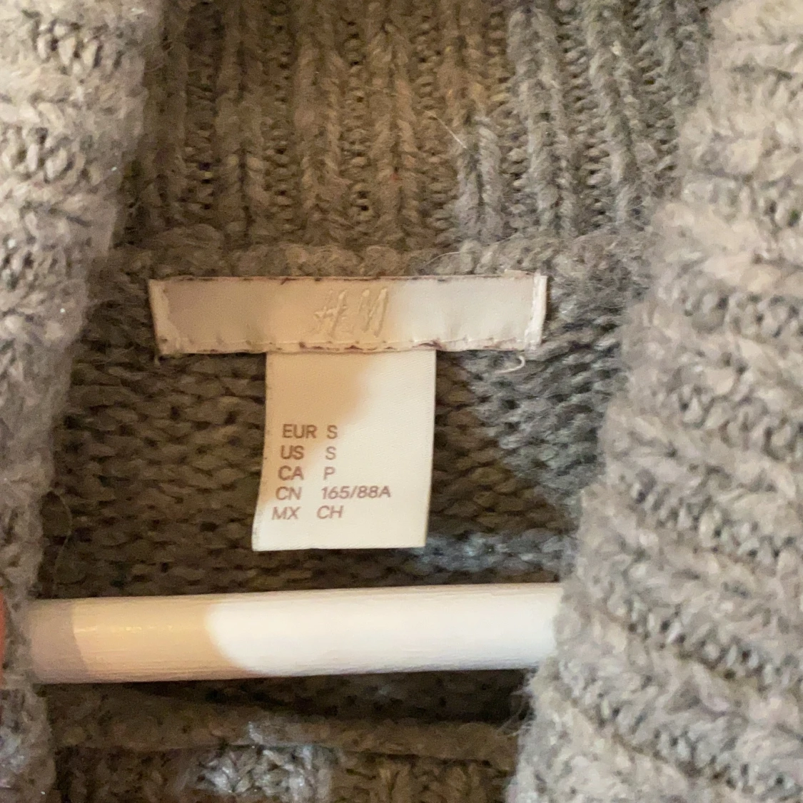 Grå stickad tröja - 91