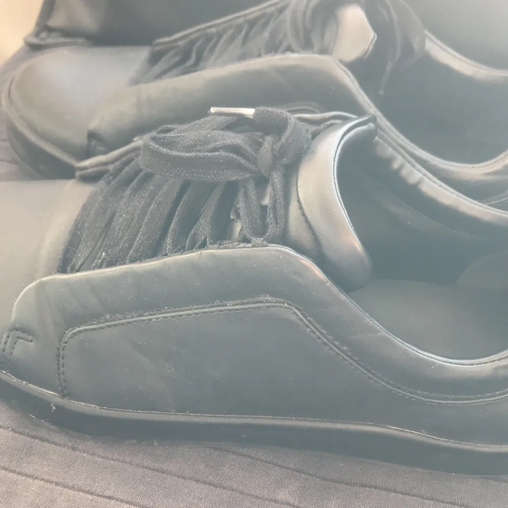 Svarta skor perfekta till all stil, helt rena från zAra. Skor.
