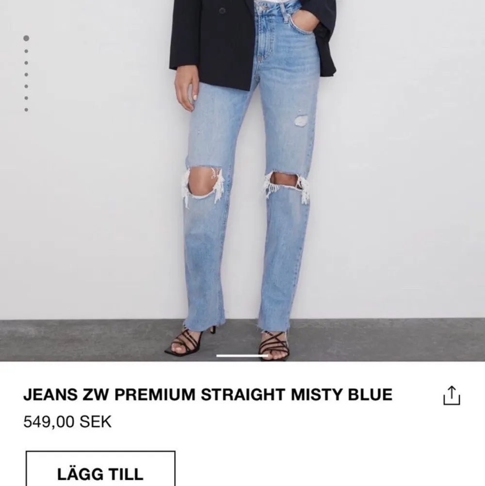 Jättefina slutsålda zara jeans som ej säljs längre, säljer då dem är förstora för mig då jag är 162cm och har vanligtvis 34-36. köptes för 549 kr. Buda i komentarerna startpris 200kr. Jeans & Byxor.