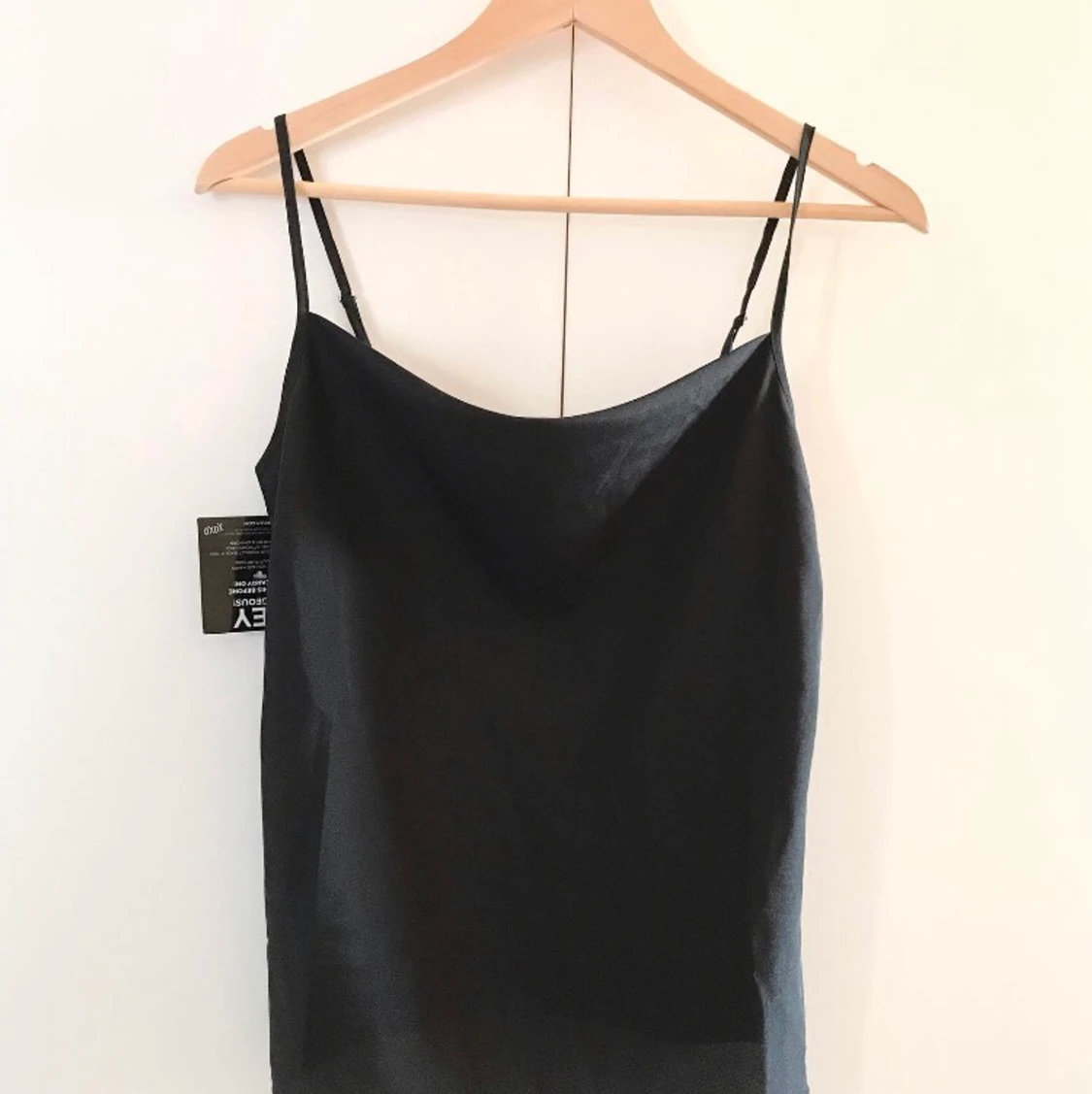 Svart cowl neck linne 