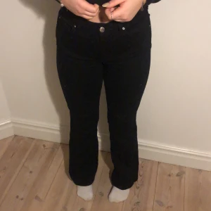 Bootcut jeans - Jeans från Cubus. Orginalpris: 299kr