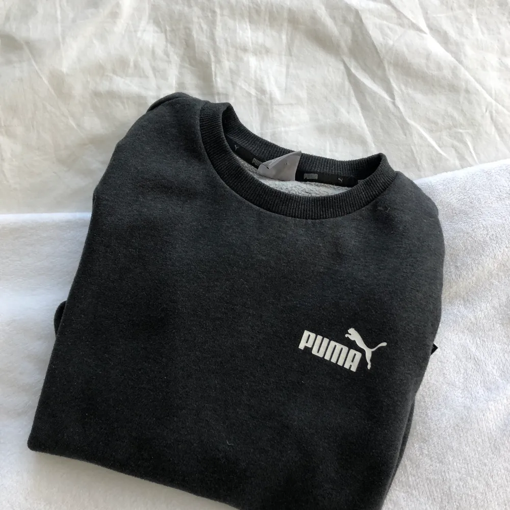 PUMA Sweatshirt. SIZE M. Bought for 600kr. . Hoodies.