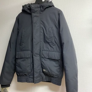 Jacka - Everest jacka i bra skick