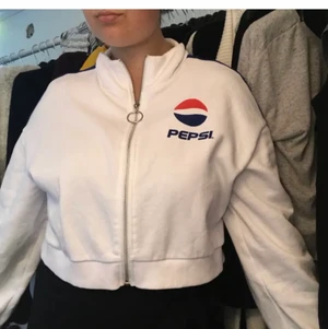 Hoodie  - Hoodie storlek M från H&M. Det står pepsi på baksidan av hoodien 