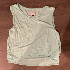 Crocker apparel linne - Säljer för att den är för liten, bra skick