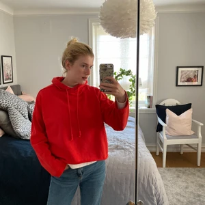 Hoodie HM - Röd Hoodie, L.O.G.G. by H&M, Storlek M, Inga anmärkningar, 85% Bomull, 15% Polyester