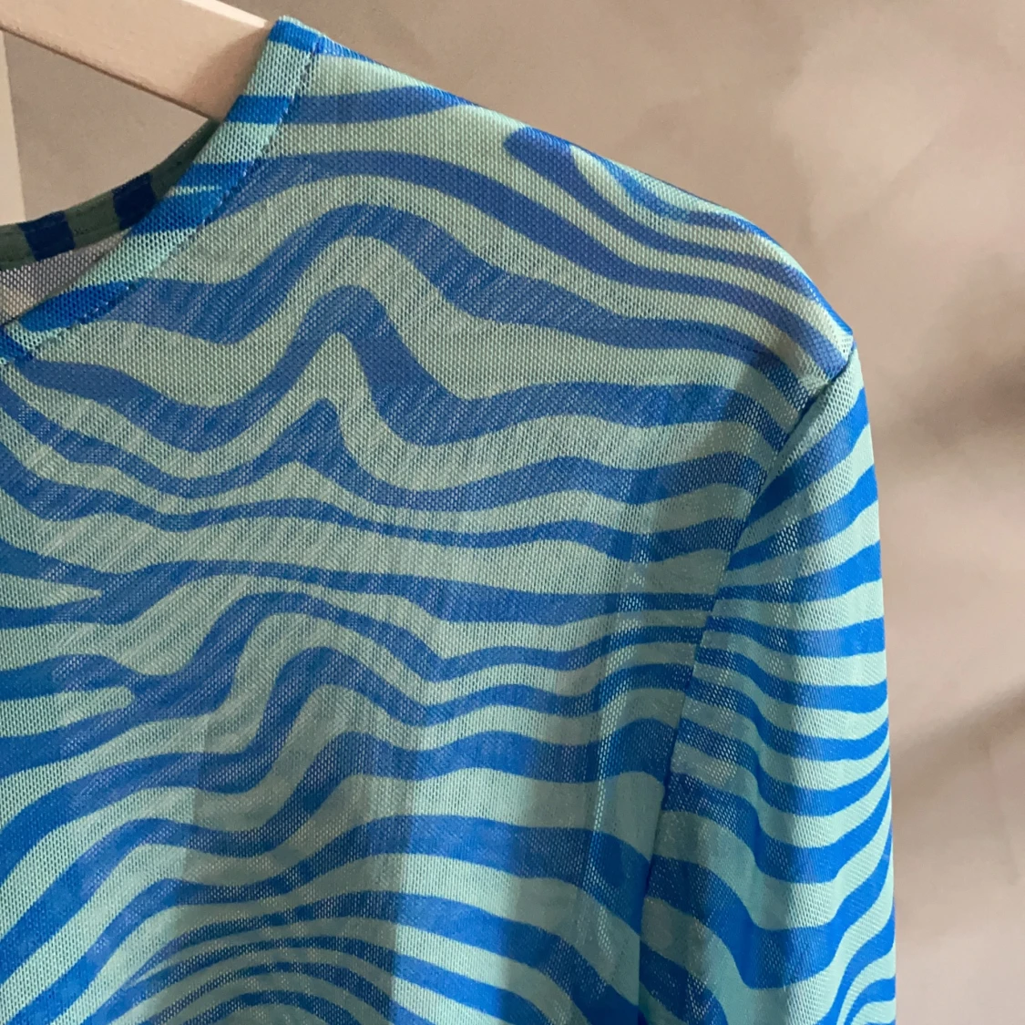 Blå see-through tröja - 90