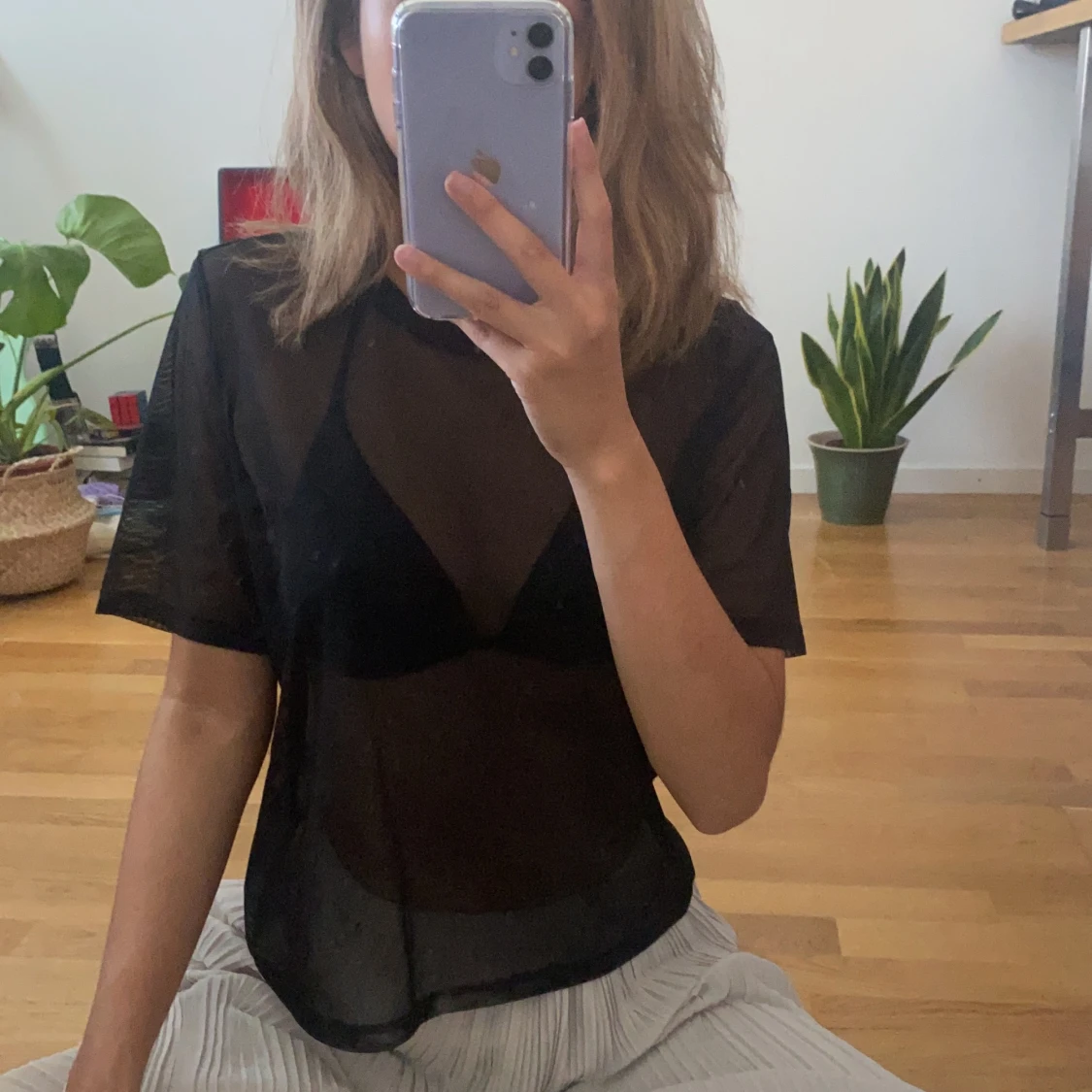 Oanvänd Monki mesh topp storlek S🖤