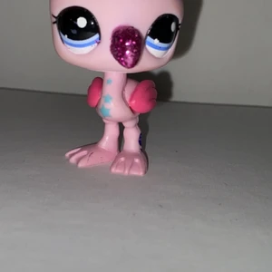 Little Pet shop - Säljer mina gamla Pet shops. De har gått upp i värde eftersom att de inte går att få tag på längre. Men jag har valt att sälja dessa för 15 kr st. Hör av dig privat om du är intresserad 💕 Köparen står för frakten, den blir olika beroende på hur många du köper🤩