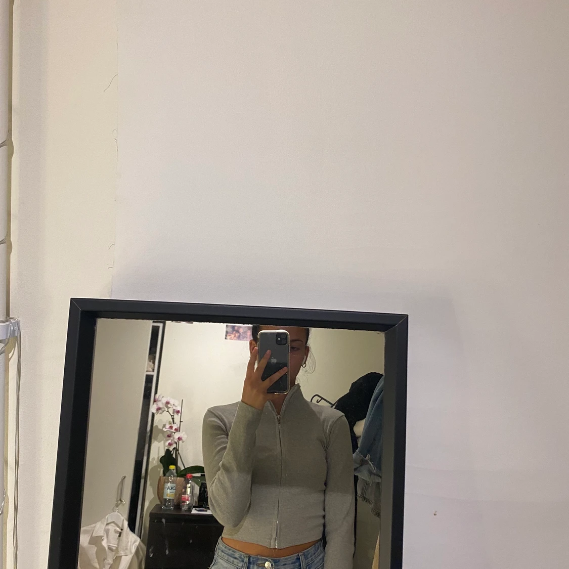 Grå tröja med dragkedja strl S - 91