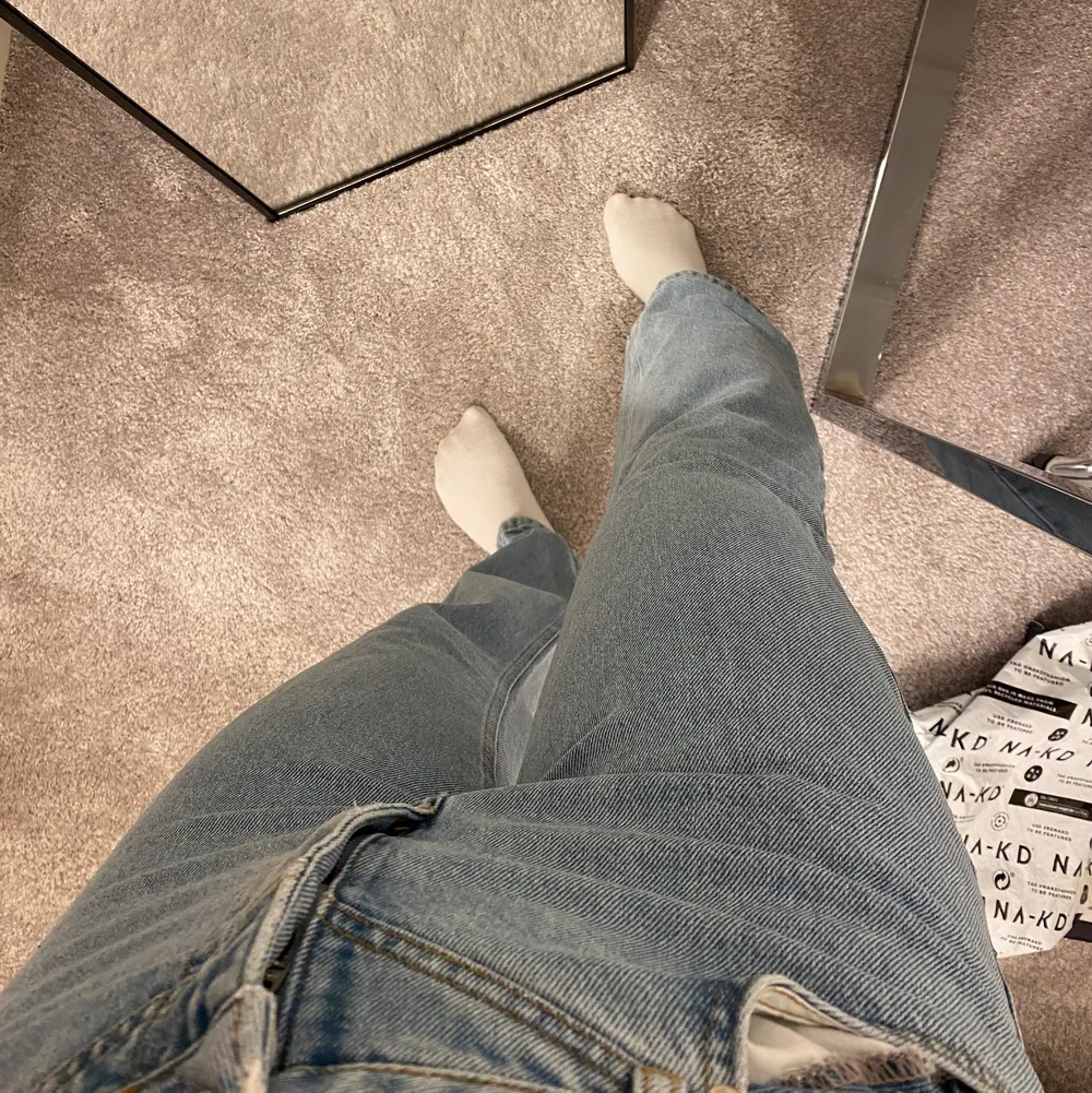 Oanvända ljusblå jeans i storlek 34. Jag är 160. Jeans & Byxor.