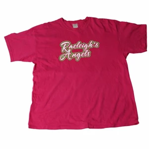 Ryleighs angles - Vintage Graphic Tee - En riktigt fin tröja med både tryck därfram och därbak med ett latinamerikanskt kristet tryck på ryggen. Perfekt för den som gillar ljusa färger med mycket liv! Köpt i Naples, Florida.