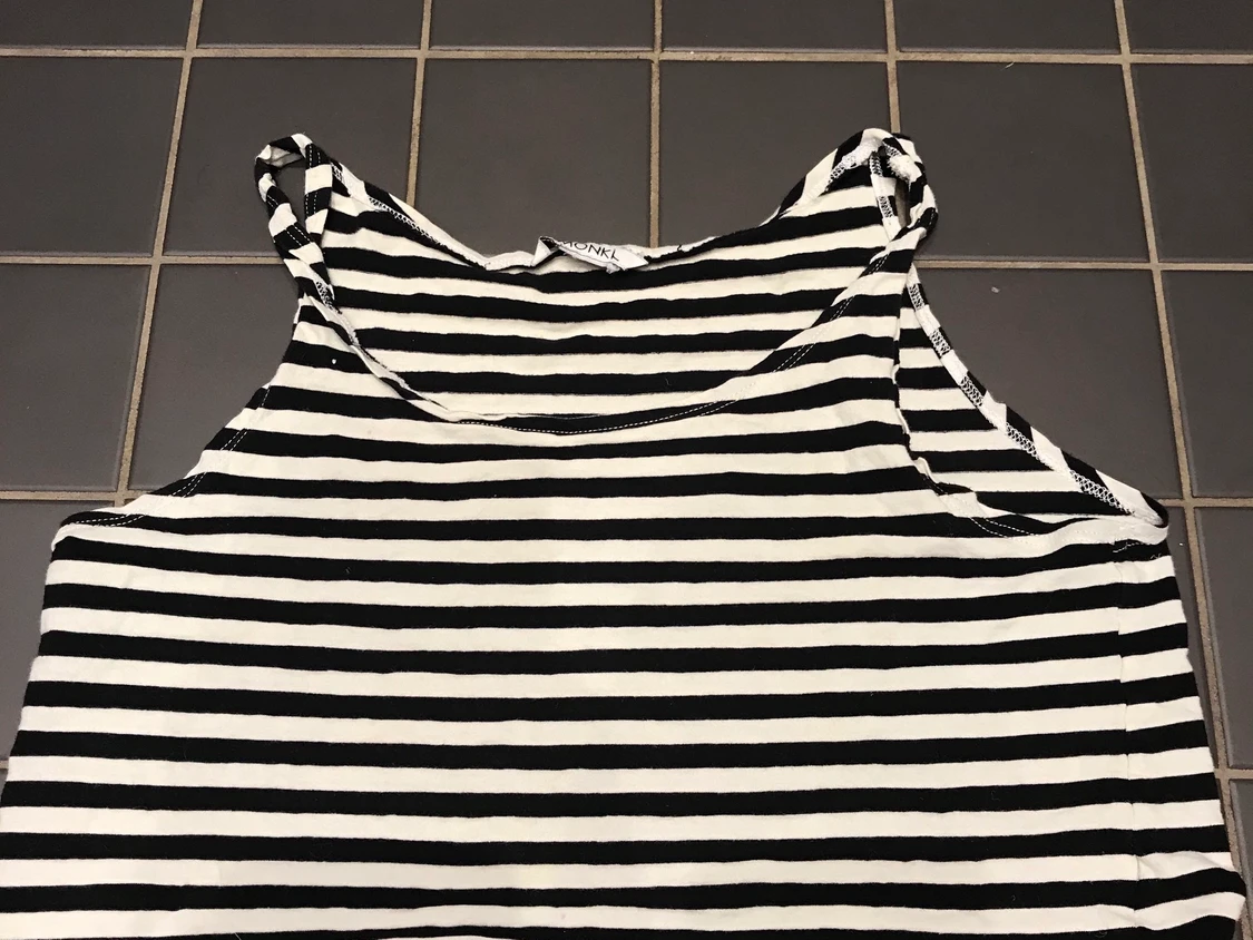 Randigt linne från monki  - 90