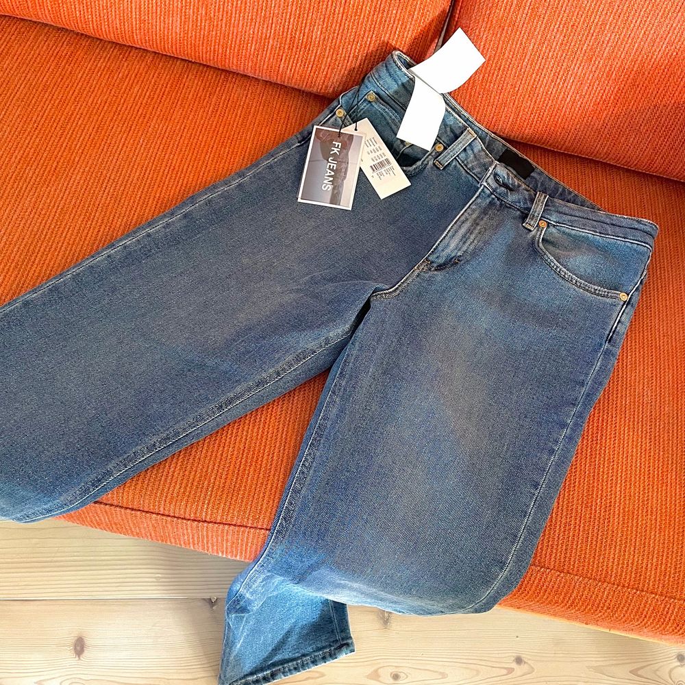 Filippa K Stella Washed Jeans | Plick 