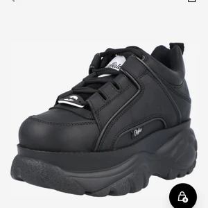 Buffalo london classic low - Söker! I stl 38. Skriv om du har ett par som du vill sälja, och om de är i bra skick :) 