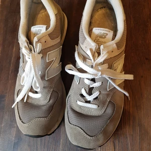 New Balance strlk 44 - Gråa New Balance skor. Bra skick. Strlk 44 Eu, 10 US, 9.5 UK