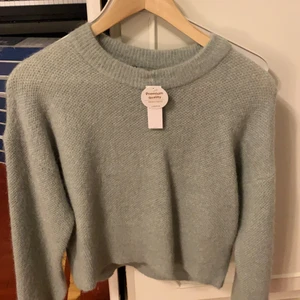 Grön stickad tröja - Från Lindex storlek S, 200kr aldfig använd