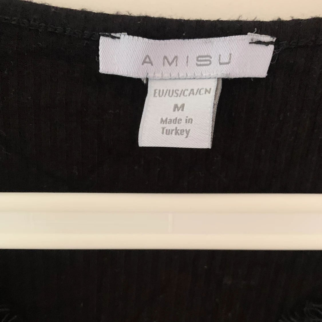 Ribbad T-shirt med spets detaljer  - 91