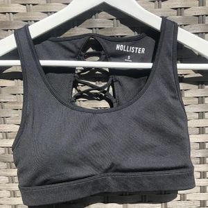 Sport bh - Snygg sport-bh med mönster bak. Storlek S. Köpare betalar frakten!