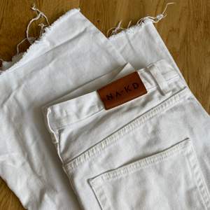 Skitsnygga vita jeans med 