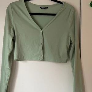 Grön fin kofta - Säljer min fina kofta från shein för den hinner inte användas, den är i nyskick