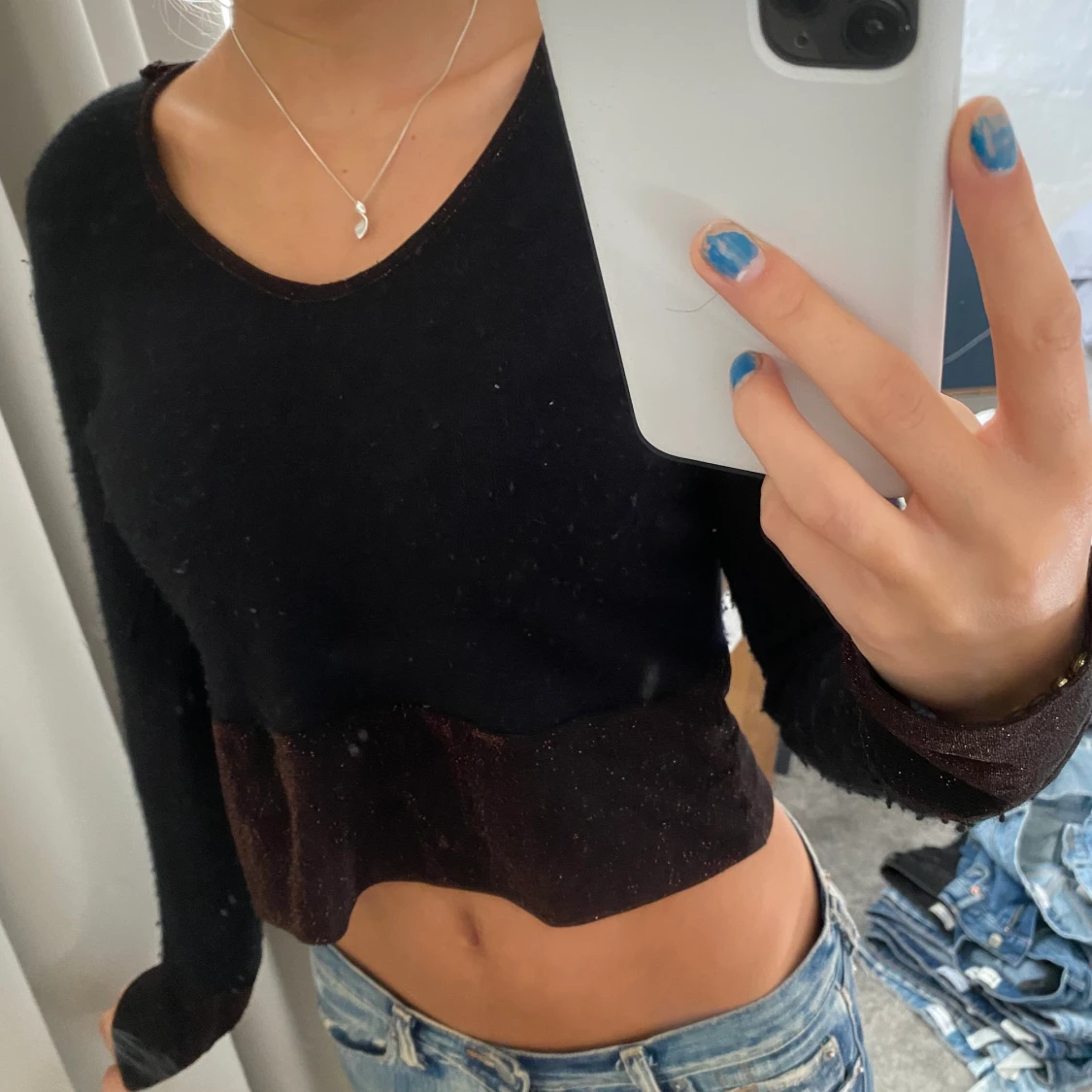 Stickad svart tröja