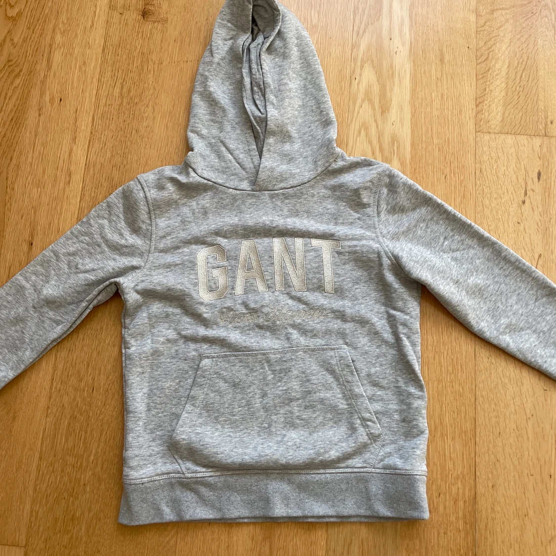 Ljusgrå hoodie - 90