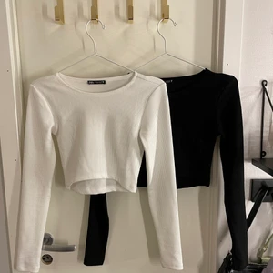 2-pack bastoppar  - 2 supersköna långärmade bastoppar ifrån zara. Aldrig använda! 💓