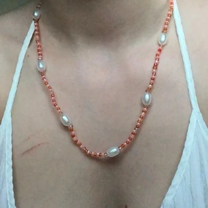Halsband  - Jättefint halsband av sötvattenspärlor 