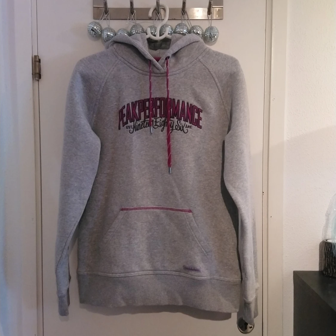 Peak Hoodie storlek L