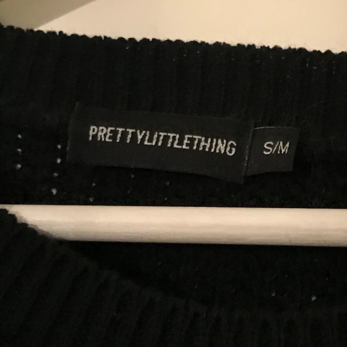 Stickad tröja med slits  - 90