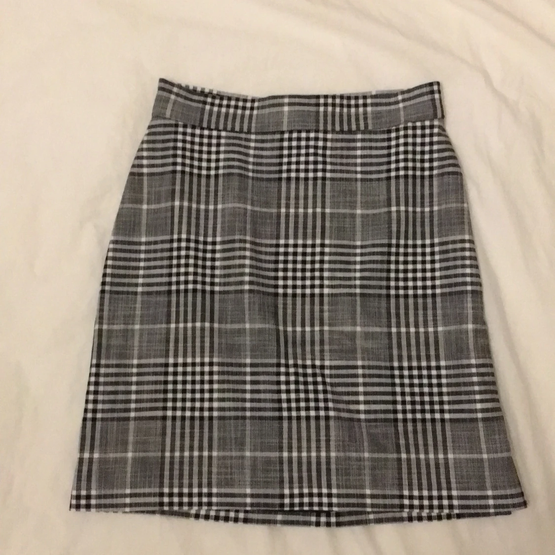 Rutig minikjol från Mango