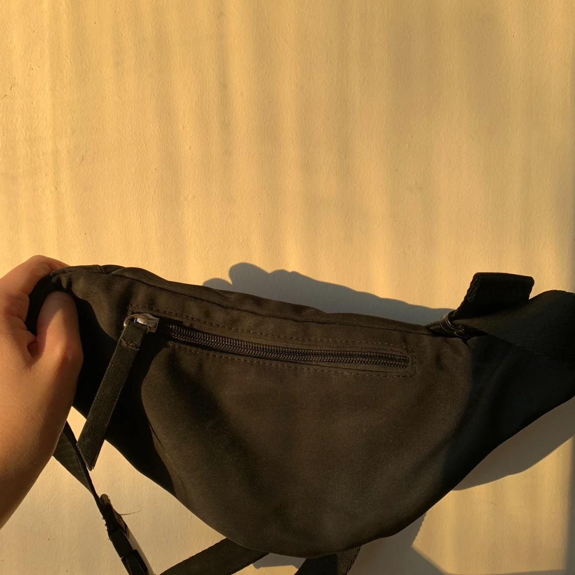 Svart magväska - 90