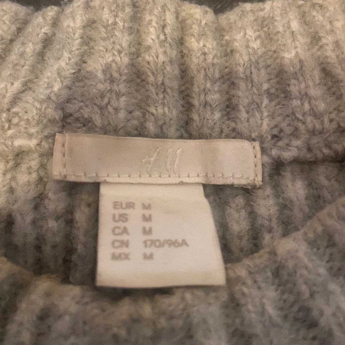 Stickad tröja  - 91