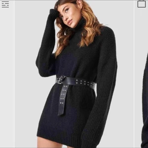 NAKD KLÄNNING - stickad klänning från Linn Ahlborgs kollektion med NAKD, slutsåld sedan länge och har även en exakt likadan i grått💖skriv för fler bilder, köpt för 500